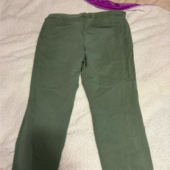 Old Navy Green Pixie Jeans - Picture 3 of 3